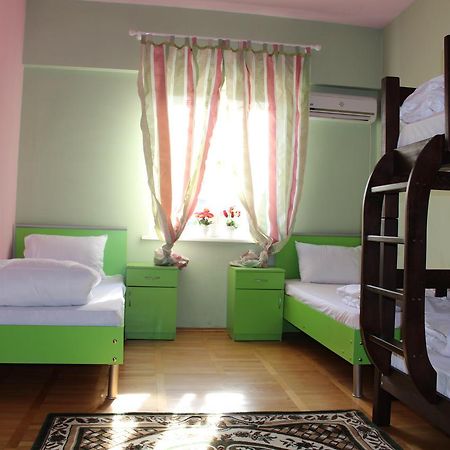 Herrmas Hostel Тбилиси Экстерьер фото