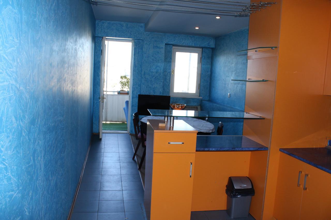 Herrmas Hostel Тбилиси Экстерьер фото