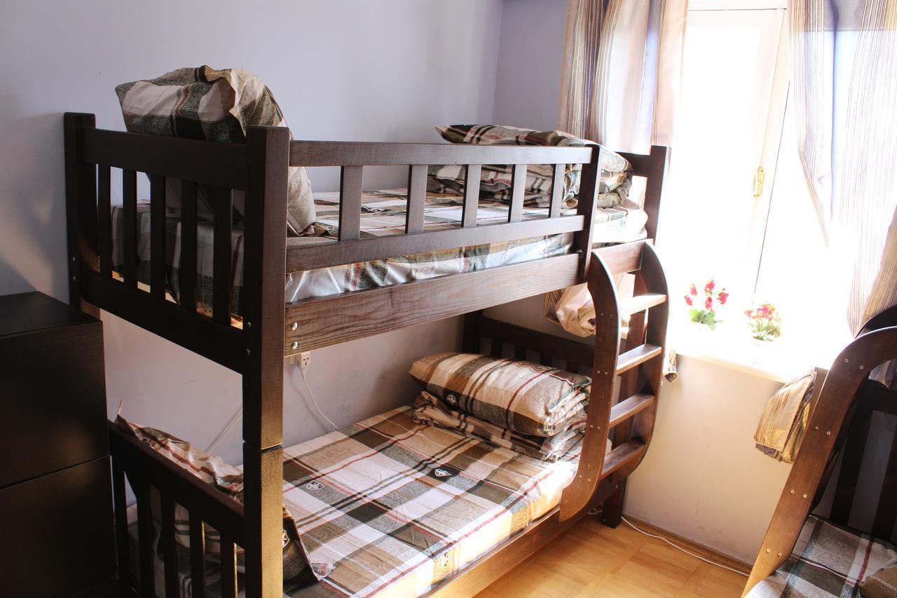 Herrmas Hostel Тбилиси Экстерьер фото